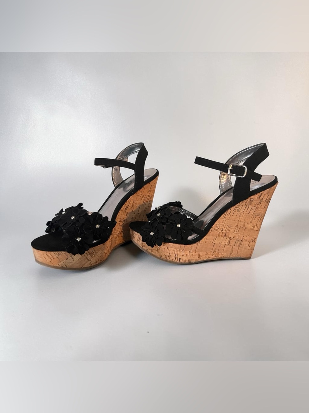 Carlos Santana Belinda Wedge Sandals - Size 8